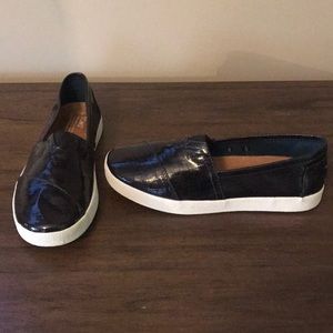 TOMS Patent Leather Linen Avalon Slip Ons